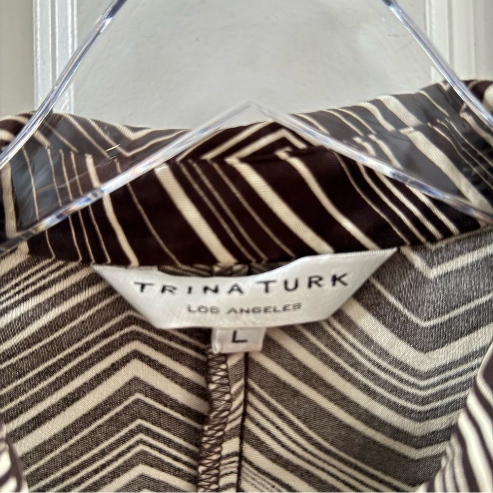 Trina Turk Chevron Print Silk Button Down Shirt size Large Retro Vintage - Picture 3 of 7